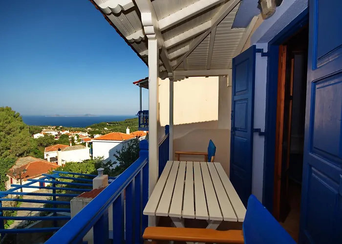 Fantasia House Hostel *